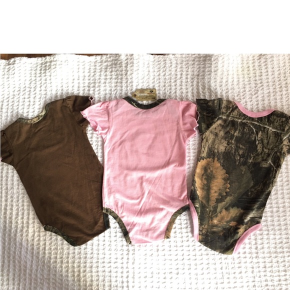 NWT Mossy Oak Girl's 3 pc. Camouflage
Onesies 24 Months - Picture 2 of 8
